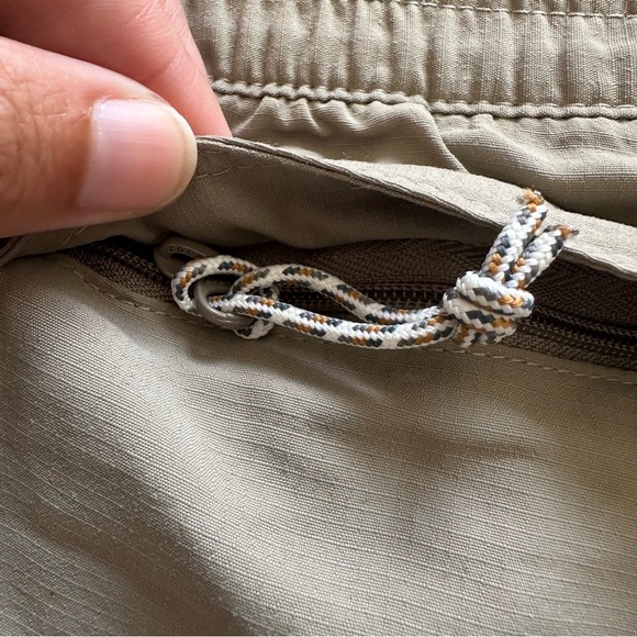 Columbia Women XL Silver Ridge Pull On Shorts Khaki Lightweight UPF 50 Pocket 4” - Picture 7 of 11